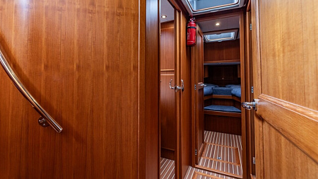 Яхта Privateer Trawler 50